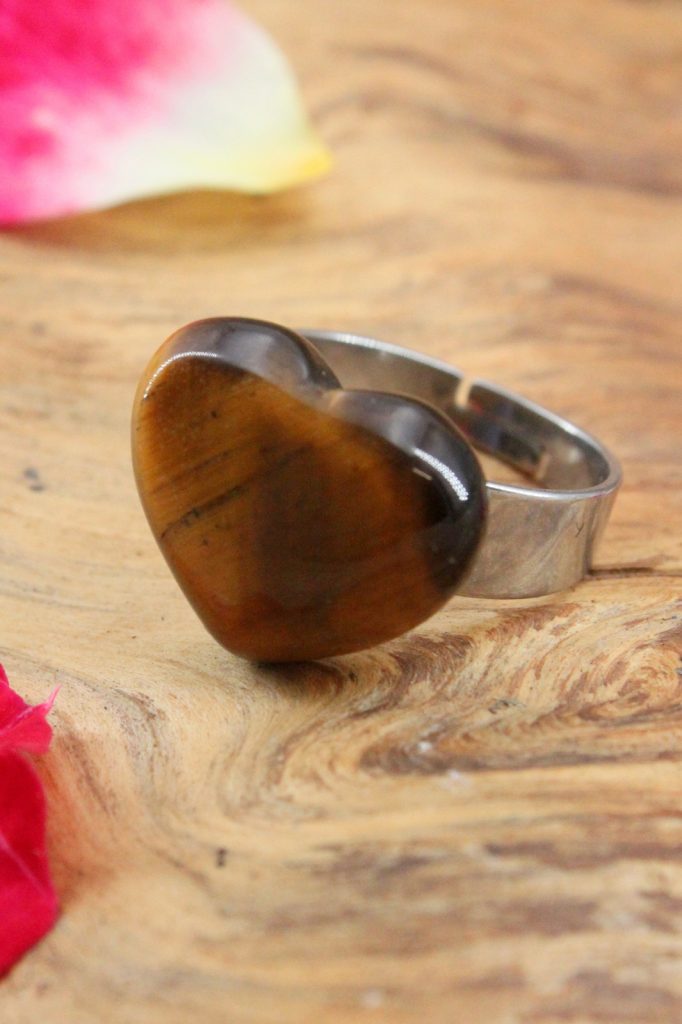 Bague cabochon oeil de tigre coeur