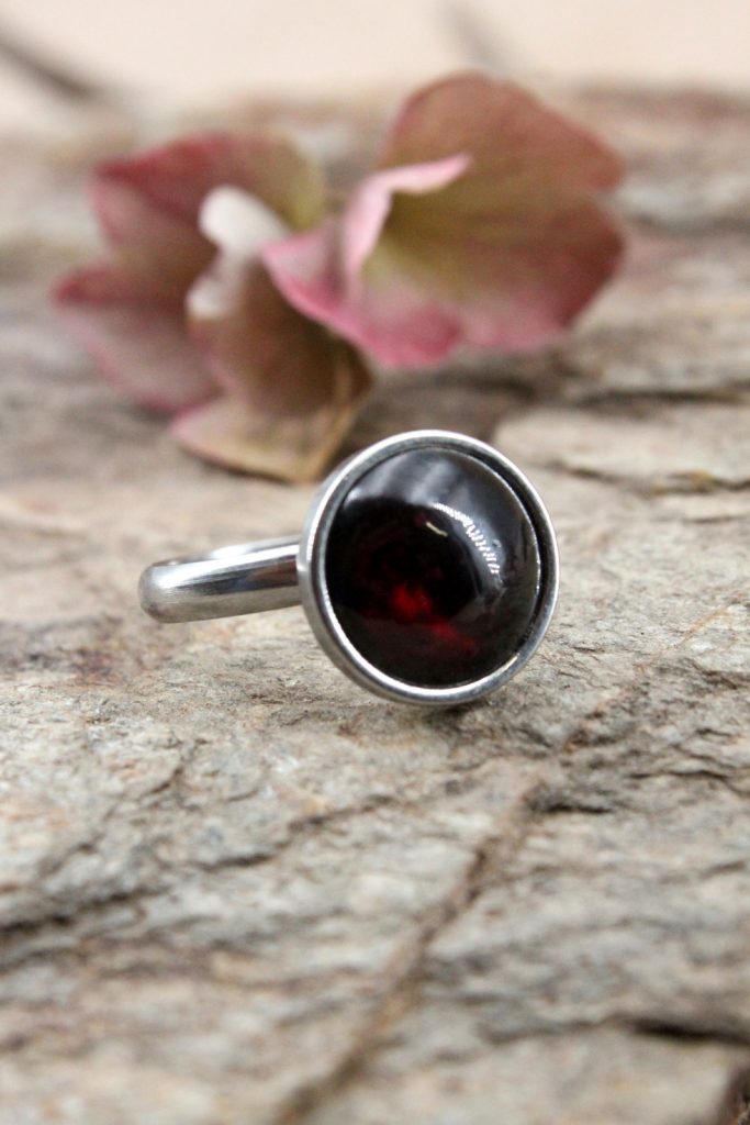 Bague sertie Grenat 12mm