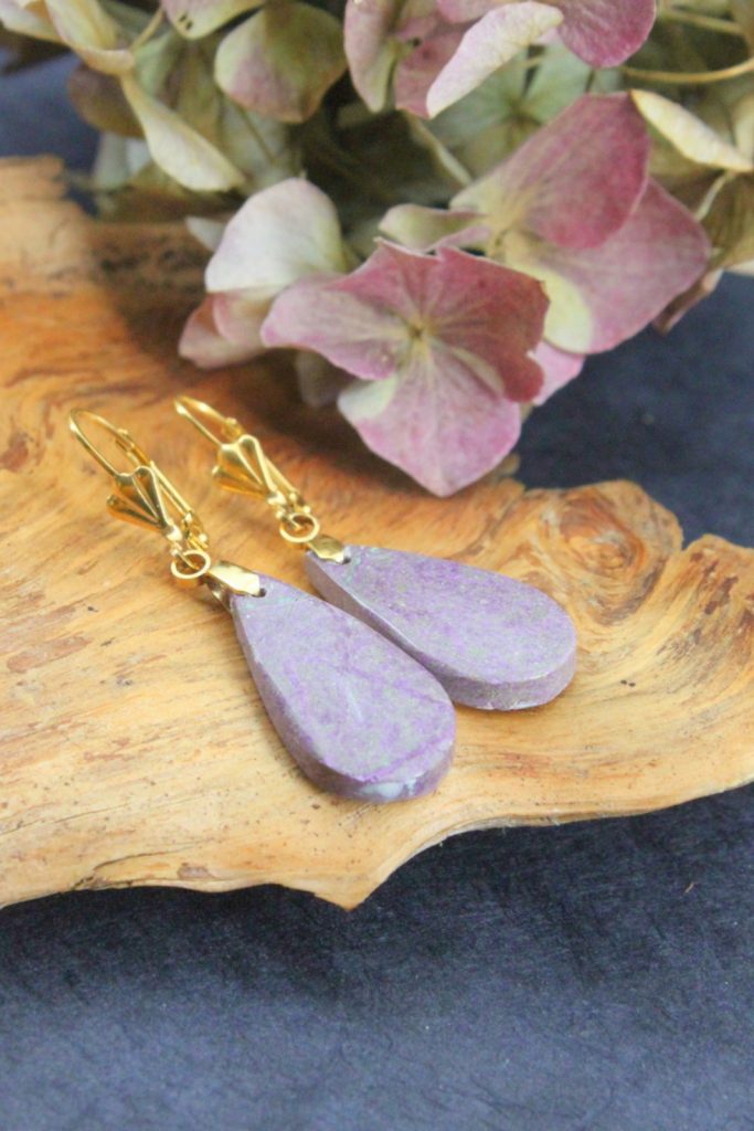 Boucles d’oreilles en Atlantisite de forme goutte et acier inoxydable doré