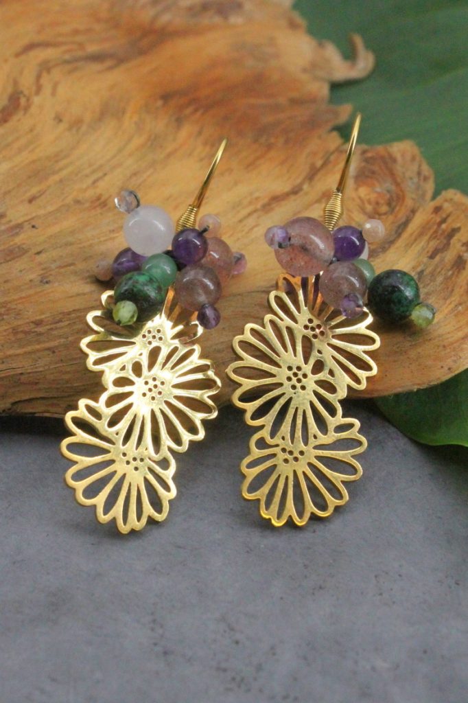 Boucles d’oreilles Bouquet fleuri en pierres naturelles et acier inoxydable doré