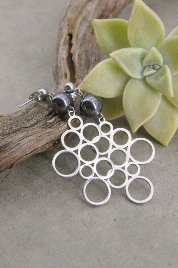 boucles d’oreilles hématite et acier inoxydable design moderne